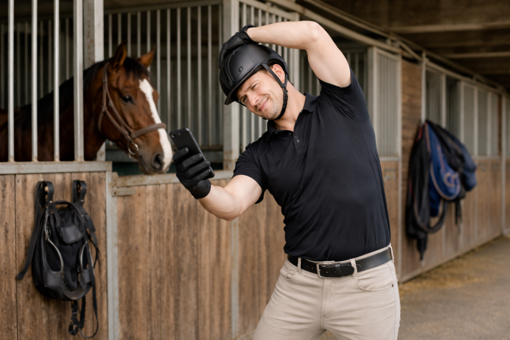 Etirement et échauffement avant de monter à cheval avec Doado
